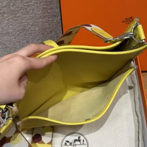 Hermes Evelyne 29 CM Bag Handmade In Taurillon Clemence Leather Silver Hardware 9R Lime - Image 14