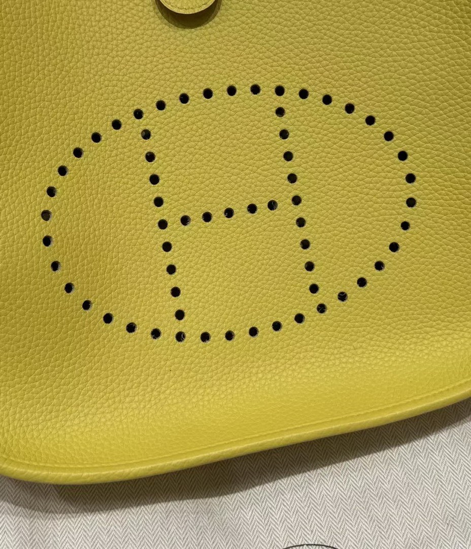 Hermes Evelyne 29 CM Bag Handmade In Taurillon Clemence Leather Silver Hardware 9R Lime - Image 13