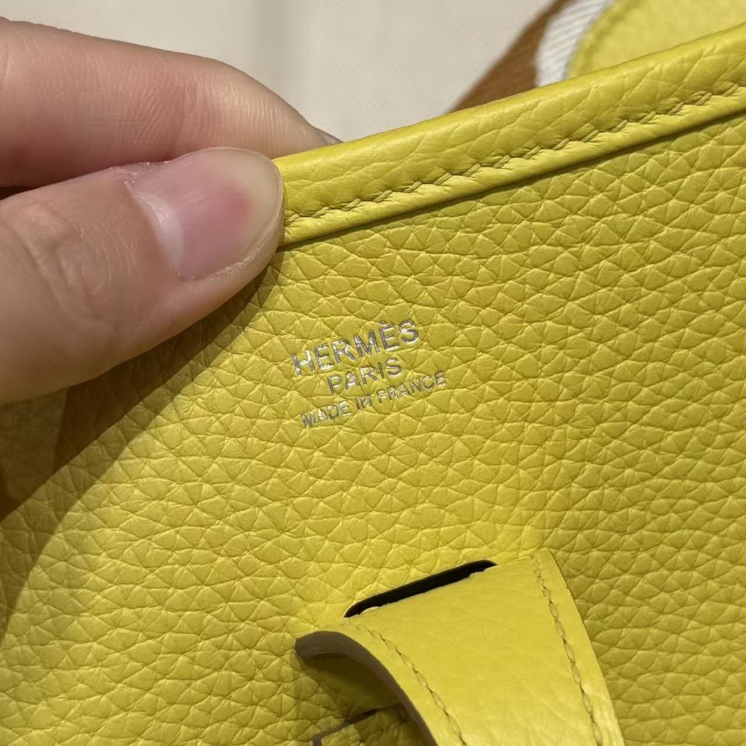 Hermes Evelyne 29 CM Bag Handmade In Taurillon Clemence Leather Silver Hardware 9R Lime - Image 12