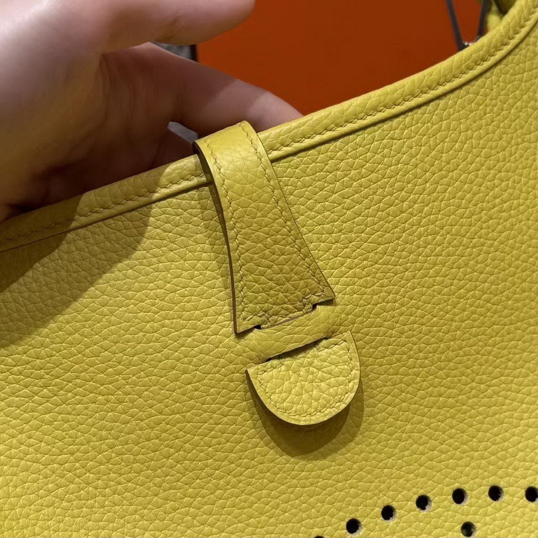 Hermes Evelyne 29 CM Bag Handmade In Taurillon Clemence Leather Silver Hardware 9R Lime - Image 11