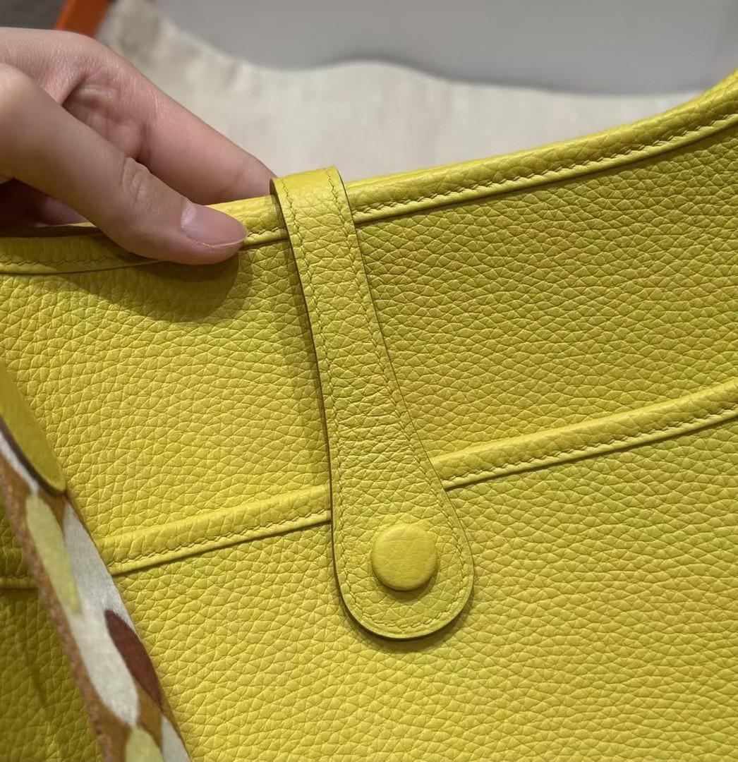 Hermes Evelyne 29 CM Bag Handmade In Taurillon Clemence Leather Silver Hardware 9R Lime - Image 9