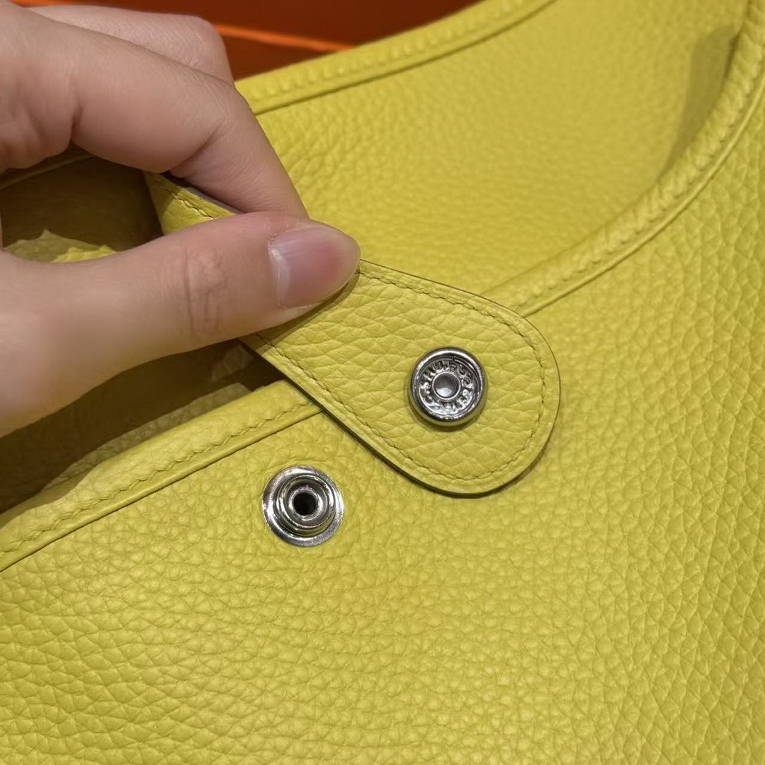 Hermes Evelyne 29 CM Bag Handmade In Taurillon Clemence Leather Silver Hardware 9R Lime - Image 7