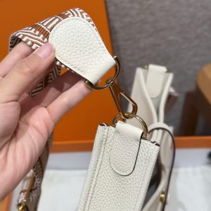 Hermes Evelyne 29 CM Bag Handmade In Taurillon Clemence Leather Gold Hardware I2 Nata - Image 4