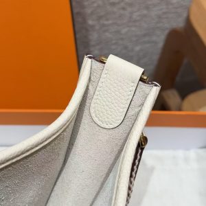 Hermes Evelyne 29 CM Bag Handmade In Taurillon Clemence Leather Gold Hardware I2 Nata - Image 3