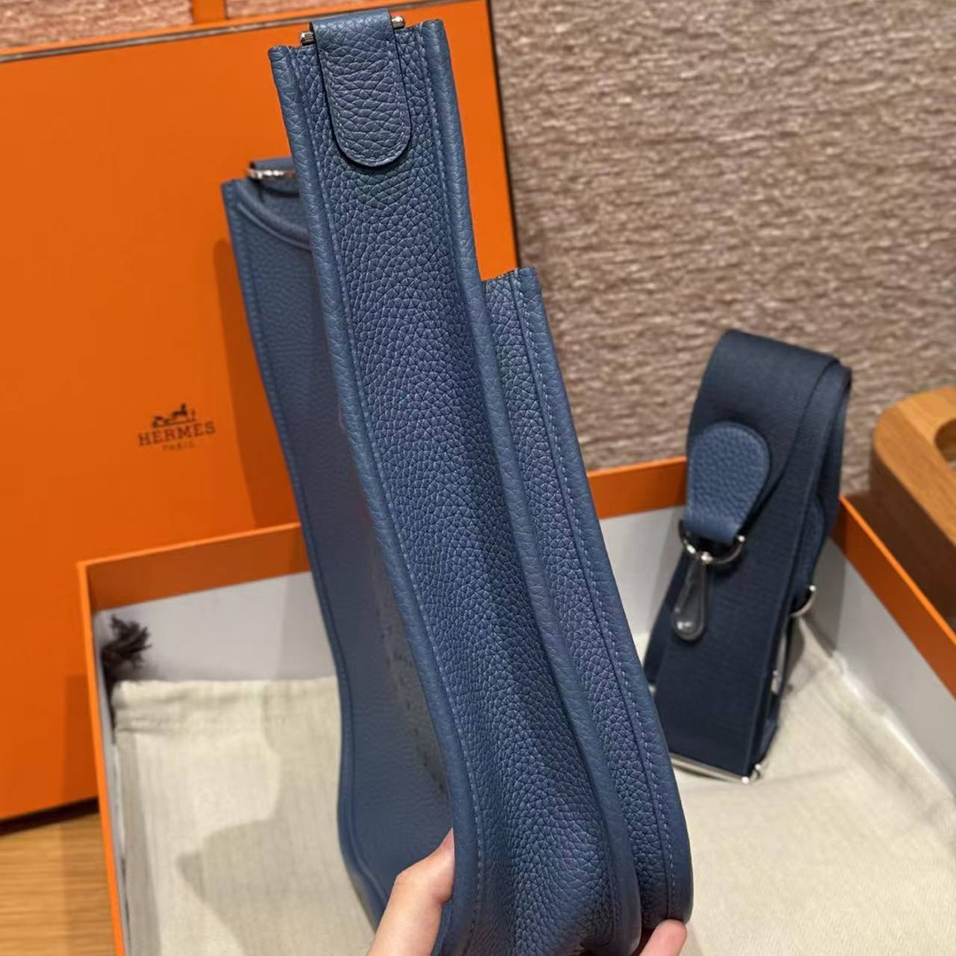 Hermes Evelyne 29 CM Bag Handmade In Taurillon Clemence Leather Silver Hardware R2 Blue Agate - Image 17