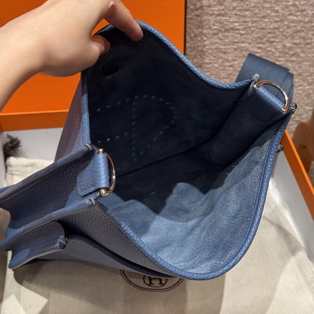 Hermes Evelyne 29 CM Bag Handmade In Taurillon Clemence Leather Silver Hardware R2 Blue Agate - Image 11