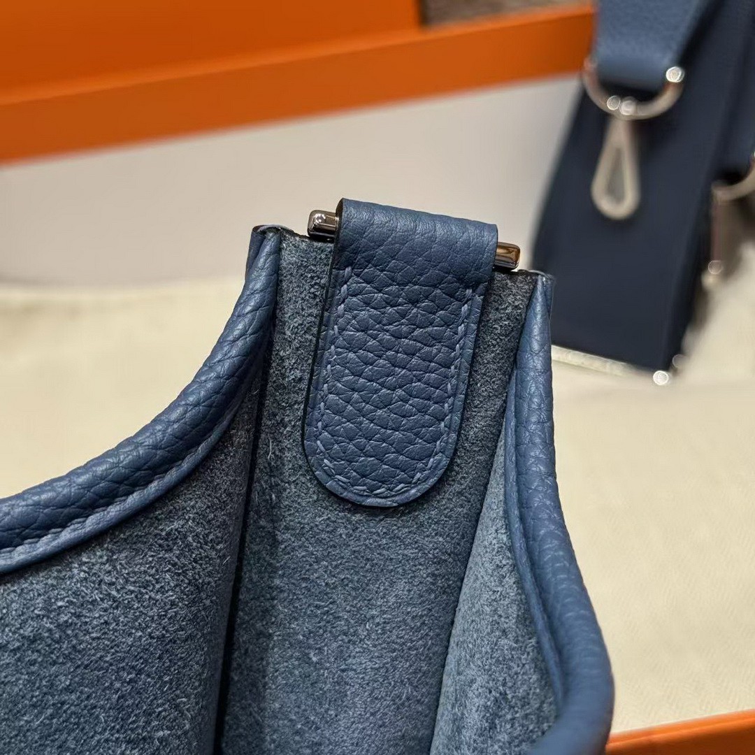 Hermes Evelyne 29 CM Bag Handmade In Taurillon Clemence Leather Silver Hardware R2 Blue Agate - Image 5