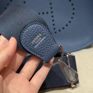 Hermes Evelyne 29 CM Bag Handmade In Taurillon Clemence Leather Silver Hardware R2 Blue Agate - Image 3