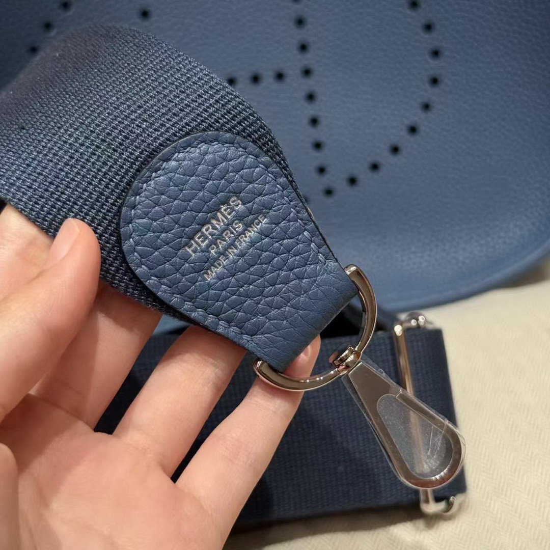 Hermes Evelyne 29 CM Bag Handmade In Taurillon Clemence Leather Silver Hardware R2 Blue Agate - Image 3