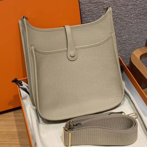 Hermes Evelyne 29 CM Bag Handmade In Taurillon Clemence Leather Gold Hardware S2 Trench - Image 20