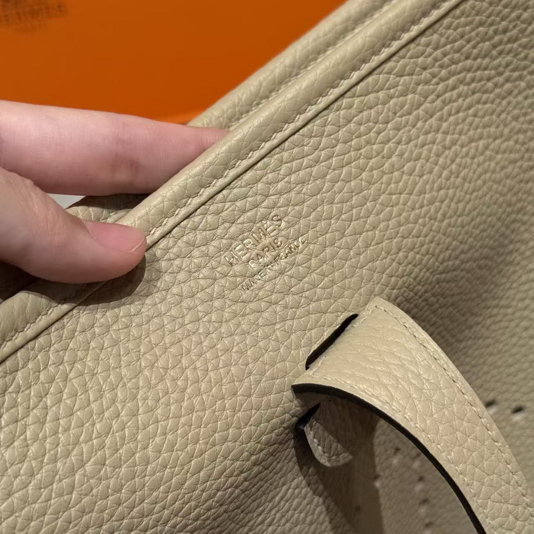 Hermes Evelyne 29 CM Bag Handmade In Taurillon Clemence Leather Gold Hardware S2 Trench - Image 14