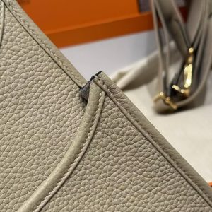 Hermes Evelyne 29 CM Bag Handmade In Taurillon Clemence Leather Gold Hardware S2 Trench - Image 9
