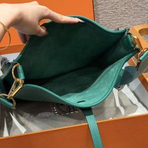 Hermes Evelyne 29 CM Bag Handmade In Taurillon Clemence Leather Gold Hardware U4 Vert Vertigo - Image 15