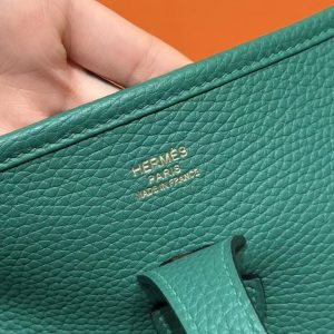 Hermes Evelyne 29 CM Bag Handmade In Taurillon Clemence Leather Gold Hardware U4 Vert Vertigo - Image 14