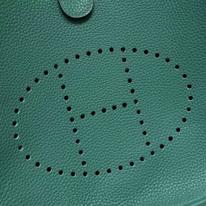 Hermes Evelyne 29 CM Bag Handmade In Taurillon Clemence Leather Gold Hardware U4 Vert Vertigo - Image 12