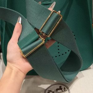 Hermes Evelyne 29 CM Bag Handmade In Taurillon Clemence Leather Gold Hardware U4 Vert Vertigo - Image 11