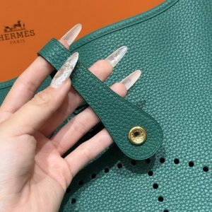 Hermes Evelyne 29 CM Bag Handmade In Taurillon Clemence Leather Gold Hardware U4 Vert Vertigo - Image 6