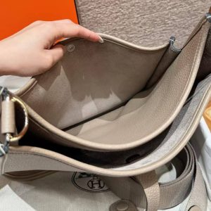 Hermes Evelyne 29 CM Bag Handmade In Taurillon Clemence Leather Silver Hardware ck81 Gris Tourerlle - Image 6