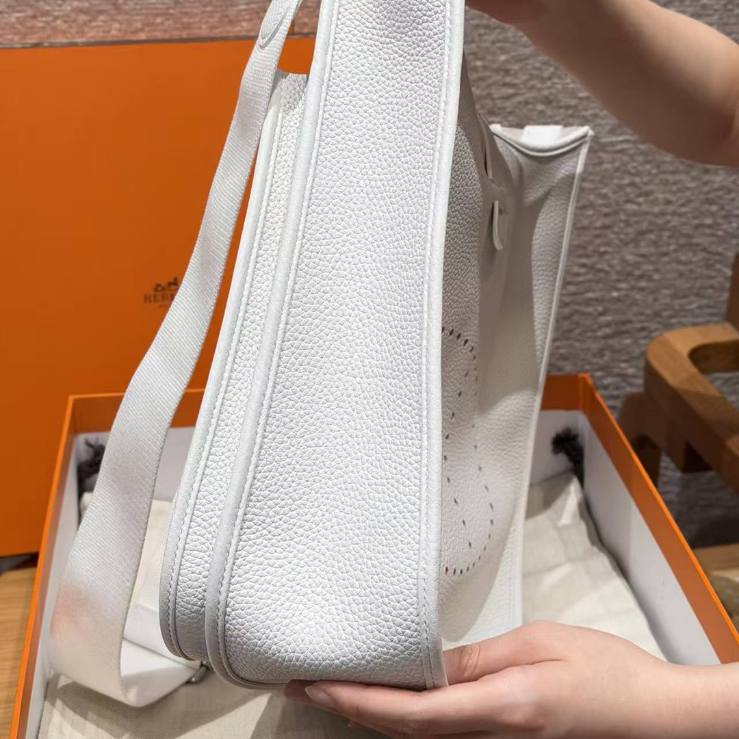 Hermes Evelyne 33 CM Bag Handmade In Taurillon Clemence Leather Silver Hardware 01 Blanc - Image 2