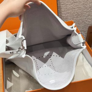 Hermes Evelyne 33 CM Bag Handmade In Taurillon Clemence Leather Silver Hardware 01 Blanc - Image 15