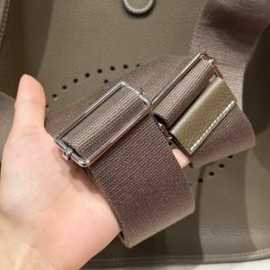 Hermes Evelyne 33 CM Bag Handmade In Taurillon Clemence Leather Silver Hardware 18 Etoupe - Image 5