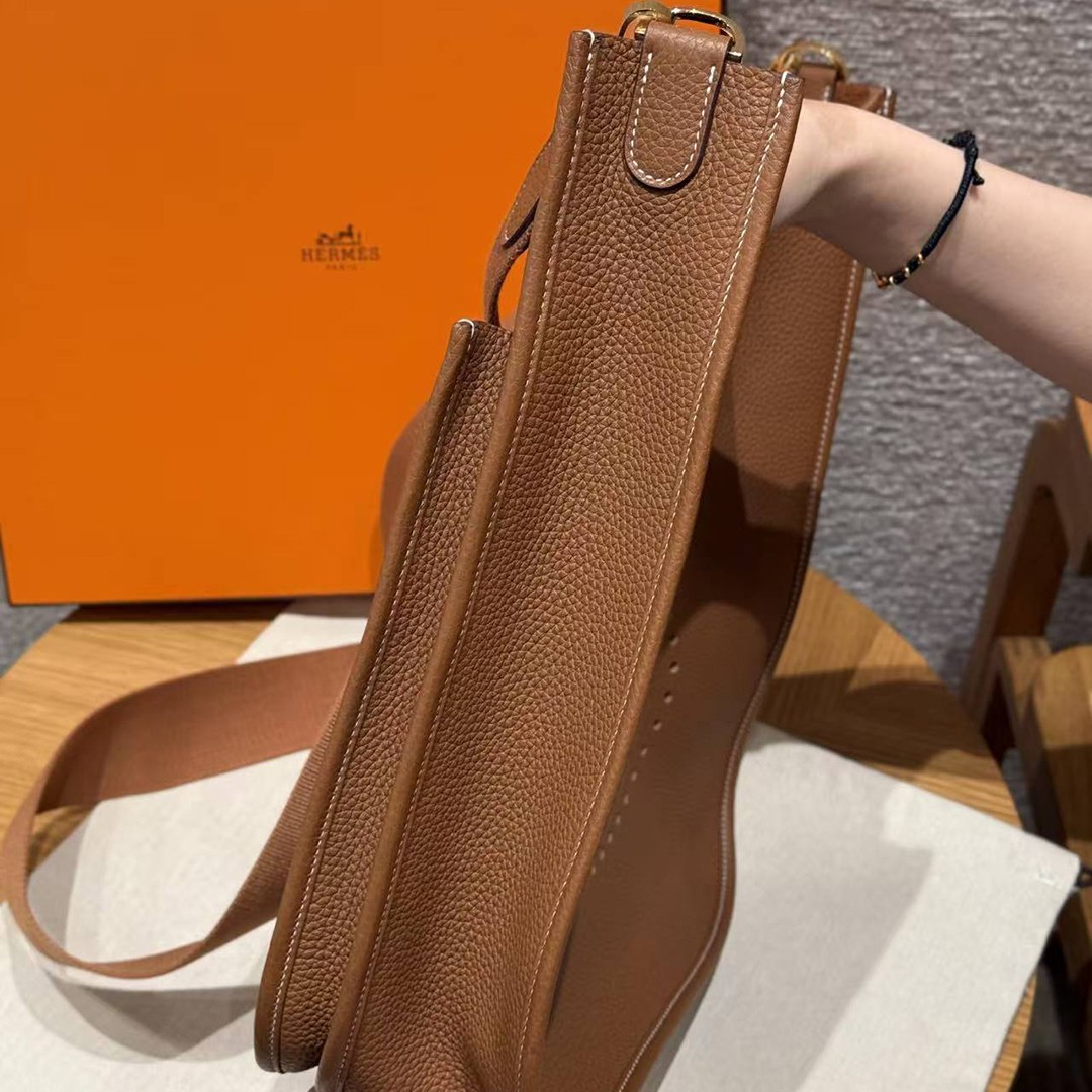 Hermes Evelyne 33 CM Bag Handmade In Taurillon Clemence Leather Gold Hardware 37 Gold - Image 13