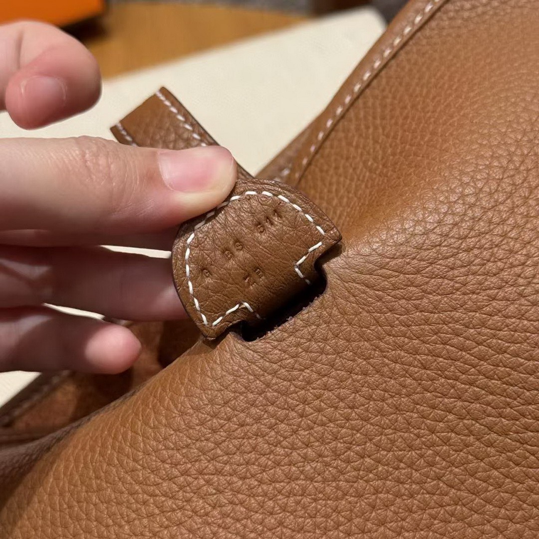 Hermes Evelyne 33 CM Bag Handmade In Taurillon Clemence Leather Gold Hardware 37 Gold - Image 10