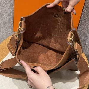 Hermes Evelyne 33 CM Bag Handmade In Taurillon Clemence Leather Gold Hardware 37 Gold - Image 9