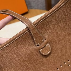 Hermes Evelyne 33 CM Bag Handmade In Taurillon Clemence Leather Gold Hardware 37 Gold - Image 7