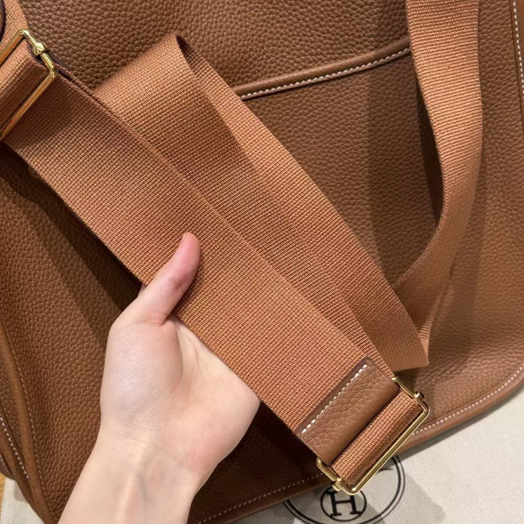 Hermes Evelyne 33 CM Bag Handmade In Taurillon Clemence Leather Gold Hardware 37 Gold - Image 6