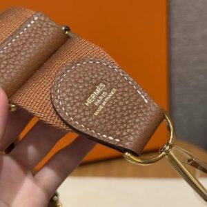 Hermes Evelyne 33 CM Bag Handmade In Taurillon Clemence Leather Gold Hardware 37 Gold - Image 3
