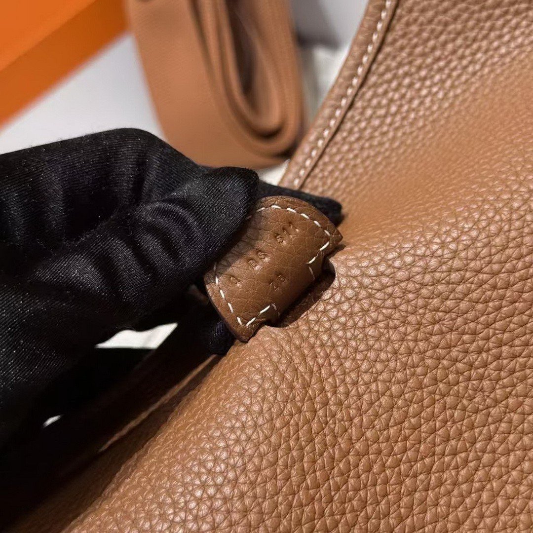 Hermes Evelyne 33 CM Bag Handmade In Taurillon Clemence Leather Sliver Hardware 37 Gold - Image 17