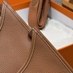 Hermes Evelyne 33 CM Bag Handmade In Taurillon Clemence Leather Sliver Hardware 37 Gold - Image 16