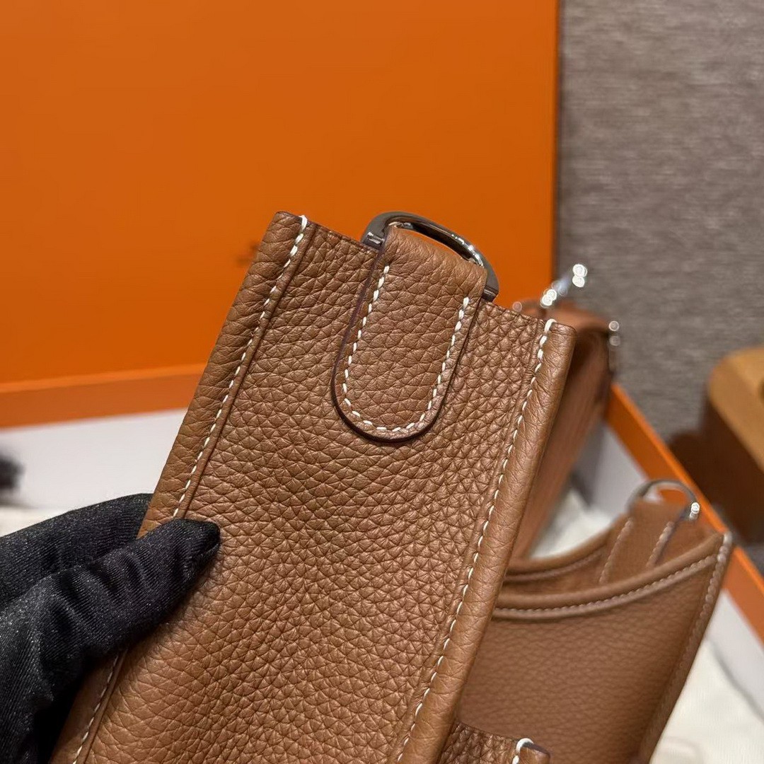 Hermes Evelyne 33 CM Bag Handmade In Taurillon Clemence Leather Sliver Hardware 37 Gold - Image 14