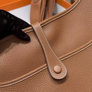 Hermes Evelyne 33 CM Bag Handmade In Taurillon Clemence Leather Sliver Hardware 37 Gold - Image 13