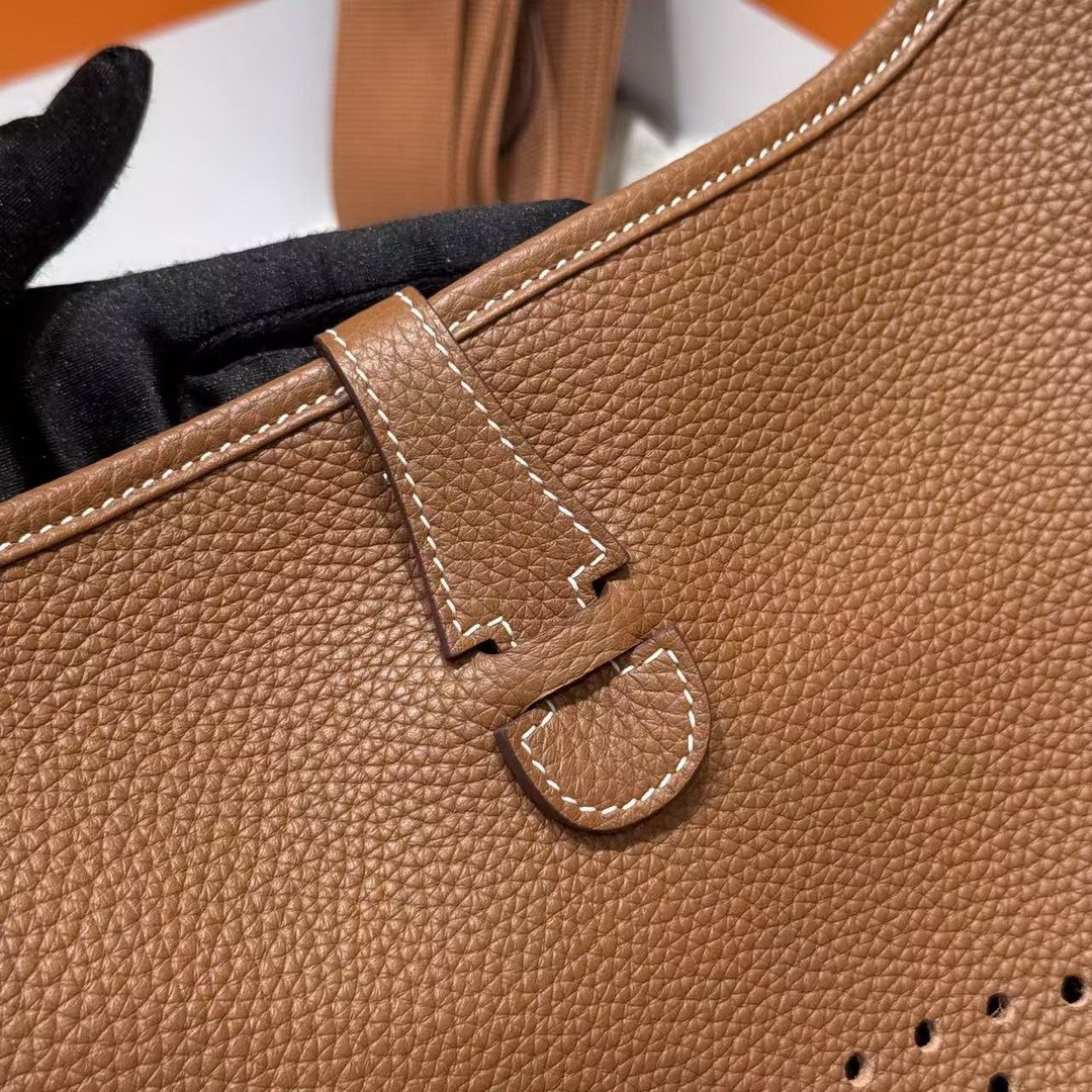 Hermes Evelyne 33 CM Bag Handmade In Taurillon Clemence Leather Sliver Hardware 37 Gold - Image 12