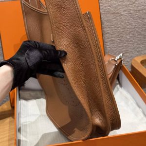 Hermes Evelyne 33 CM Bag Handmade In Taurillon Clemence Leather Sliver Hardware 37 Gold - Image 4
