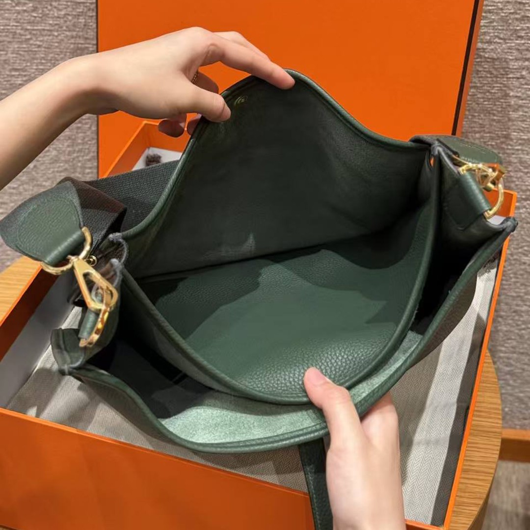 Hermes Evelyne 33 CM Bag Handmade In Taurillon Clemence Leather Gold Hardware 65 Vert Moyen - Image 13