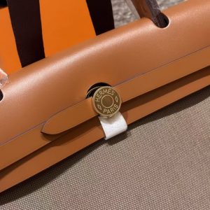 Hermes Herbag Zip 31 Bag Retourne Etoupe Fauve Handmade In Canvas and Hunter Cowhide Gold Hardware - Image 16