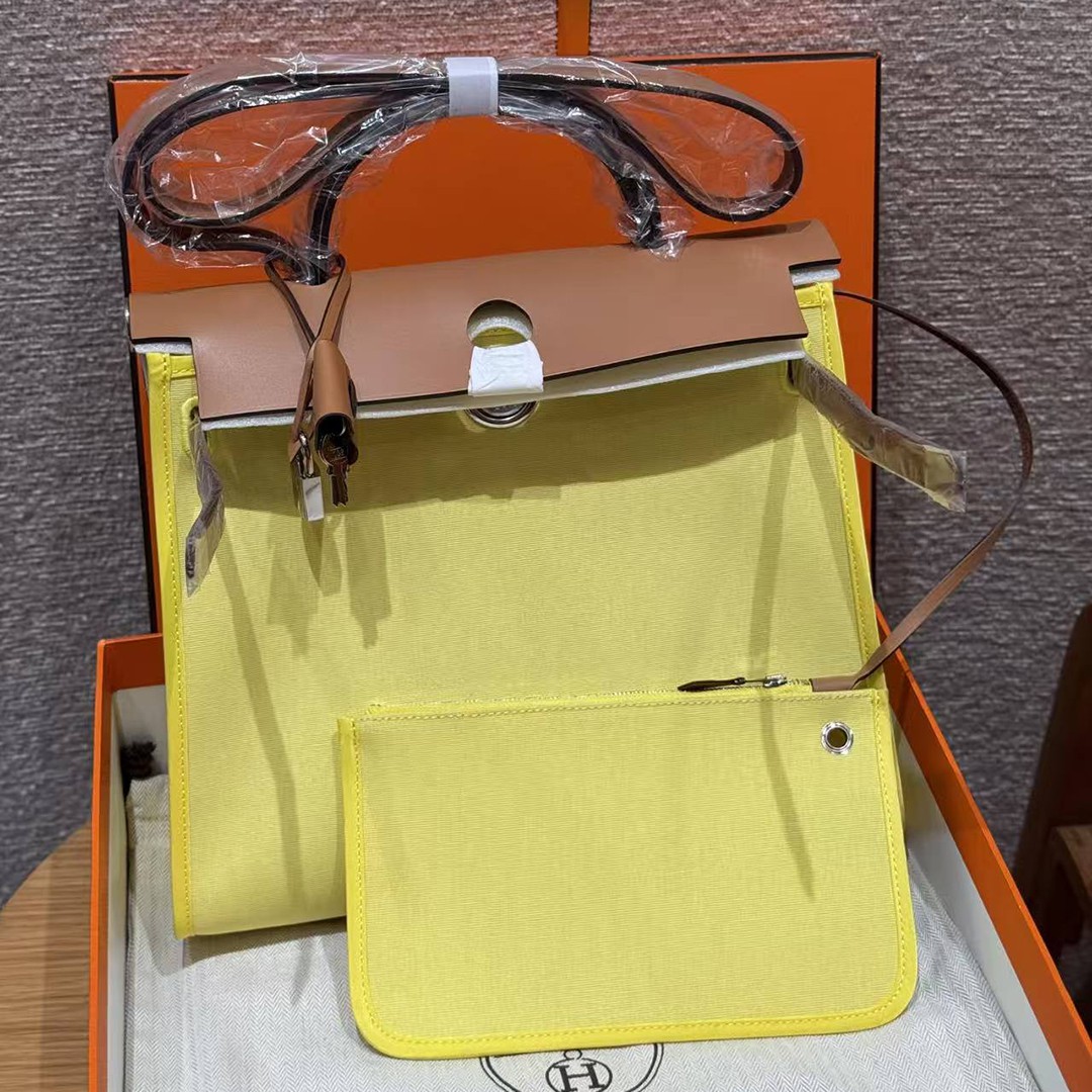 Hermes Herbag Zip 31 Bag Retourne Jaune Citron Cuivre Naturel Sable Handmade In Canvas and Hunter Cowhide Silver Hardware - Image 10