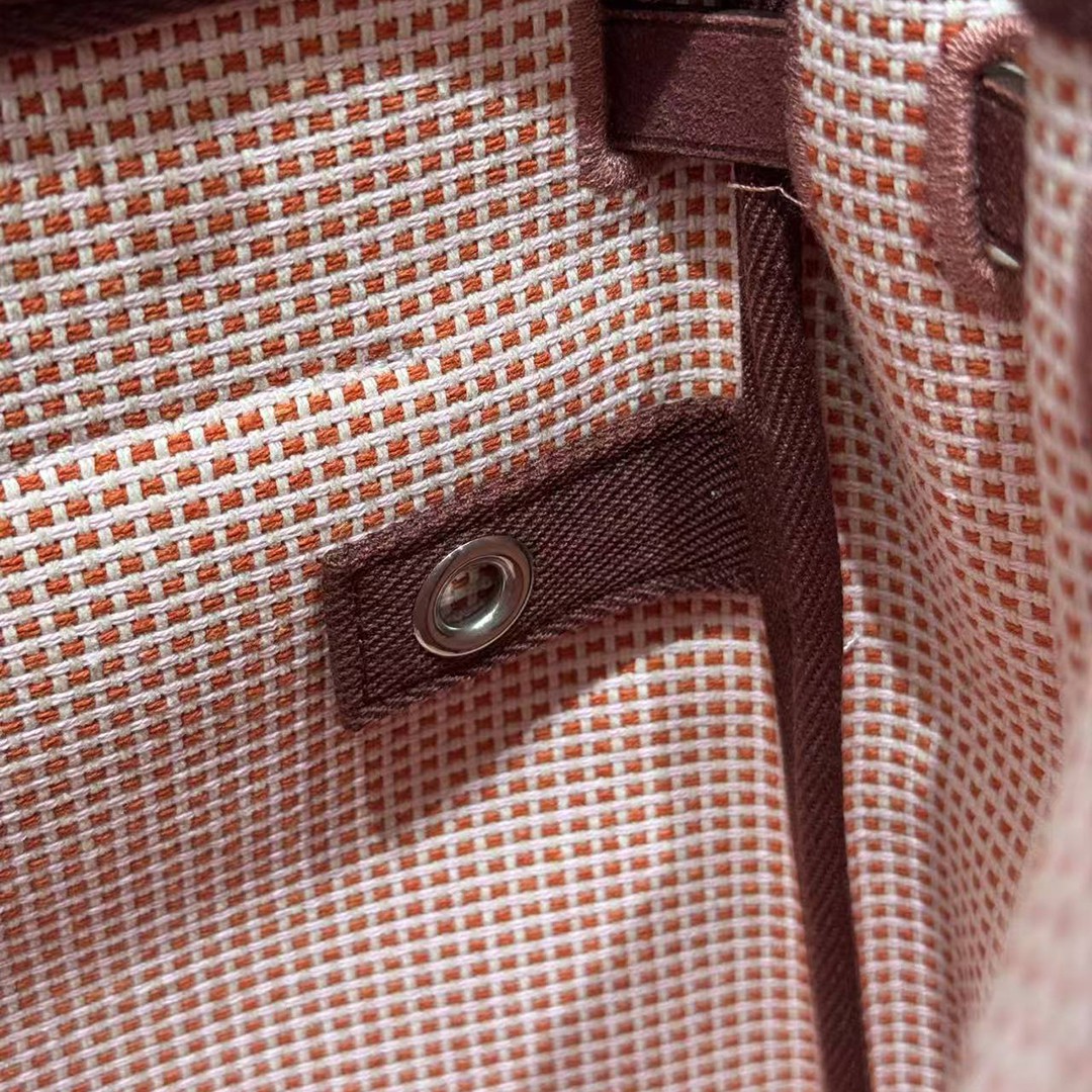 Hermes Herbag Zip 31 Bag Retourne Farbe écru Brique Mauve Pale Rouge Sellier Handmade In Canvas and Hunter Cowhide Silver Hardware - Image 12