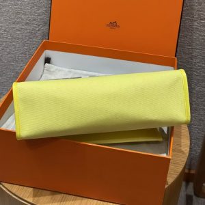 Hermes Herbag Zip 31 Bag Retourne Jaune Citron Cuivre Naturel Sable Handmade In Canvas and Hunter Cowhide Silver Hardware - Image 15