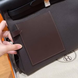 Hermes Herbag Zip 31 Bag Retourne T3 Bai Brun 46 Ebene 89 Noir Handmade In Canvas and Hunter Cowhide Gold Hardware - Image 8
