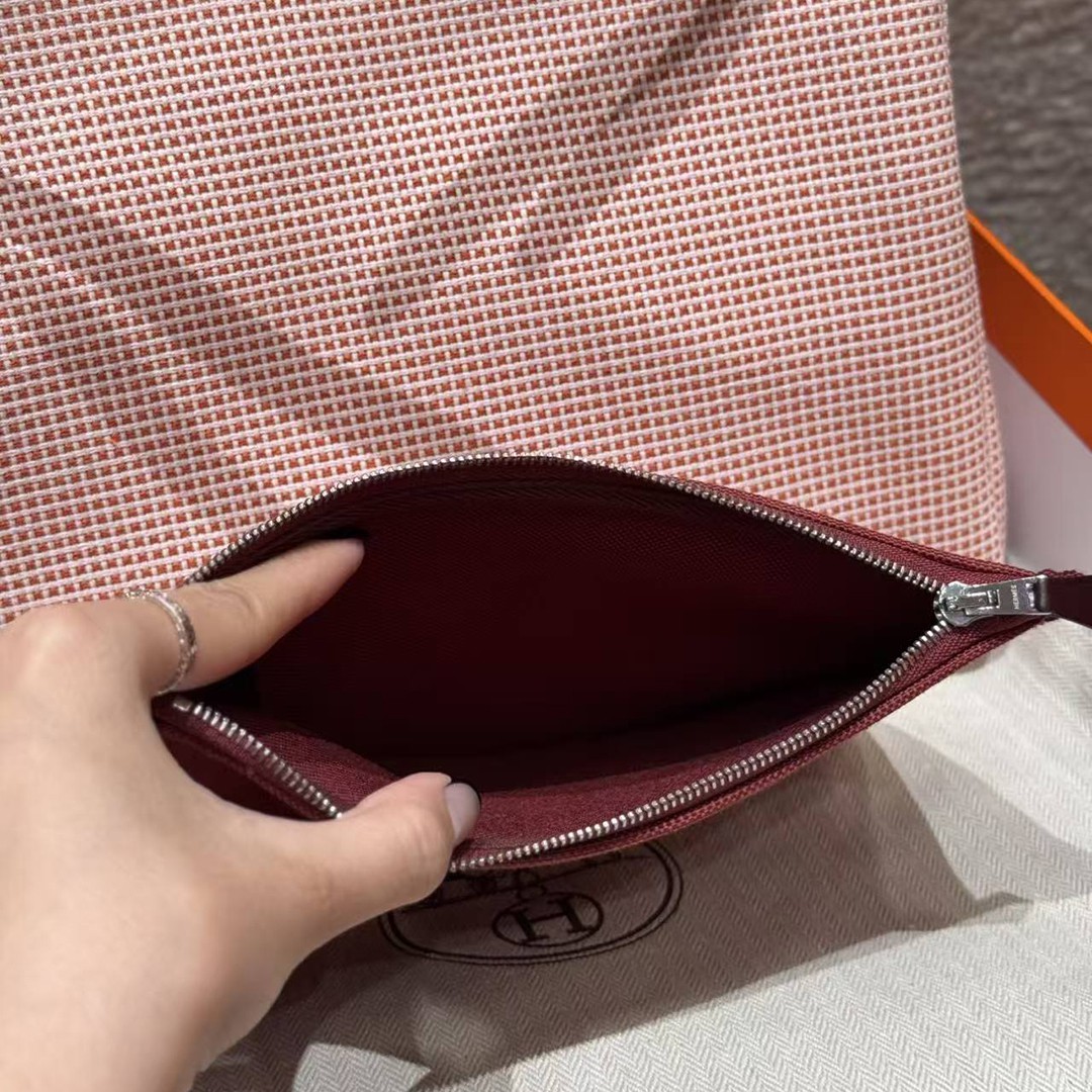 Hermes Herbag Zip 31 Bag Retourne Farbe écru Brique Mauve Pale Rouge Sellier Handmade In Canvas and Hunter Cowhide Silver Hardware - Image 3