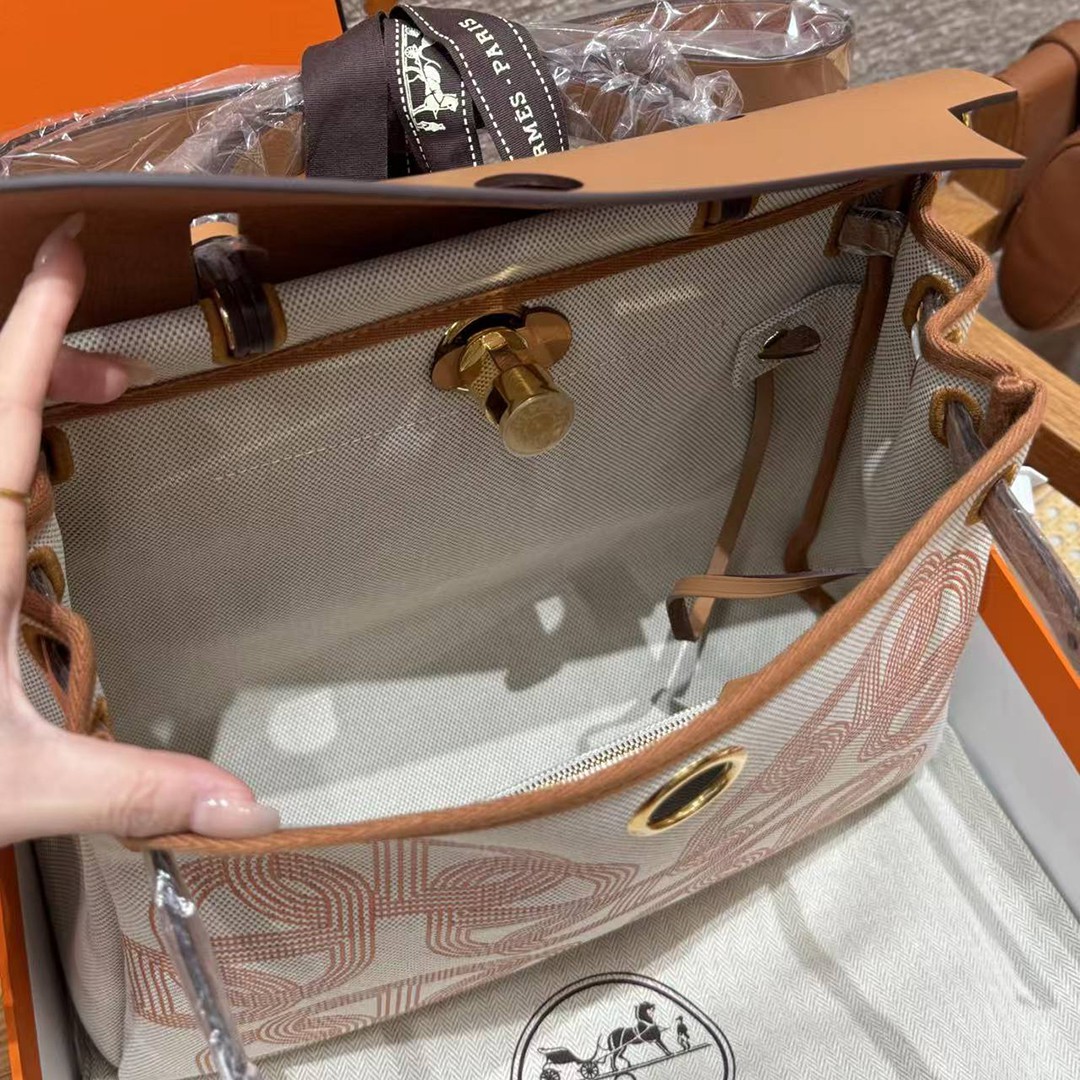 Hermes Herbag Zip 31 Bag Retourne Orange Mécano Ecru Beige Nature Handmade In Canvas and Hunter Cowhide Gold Hardware - Image 24
