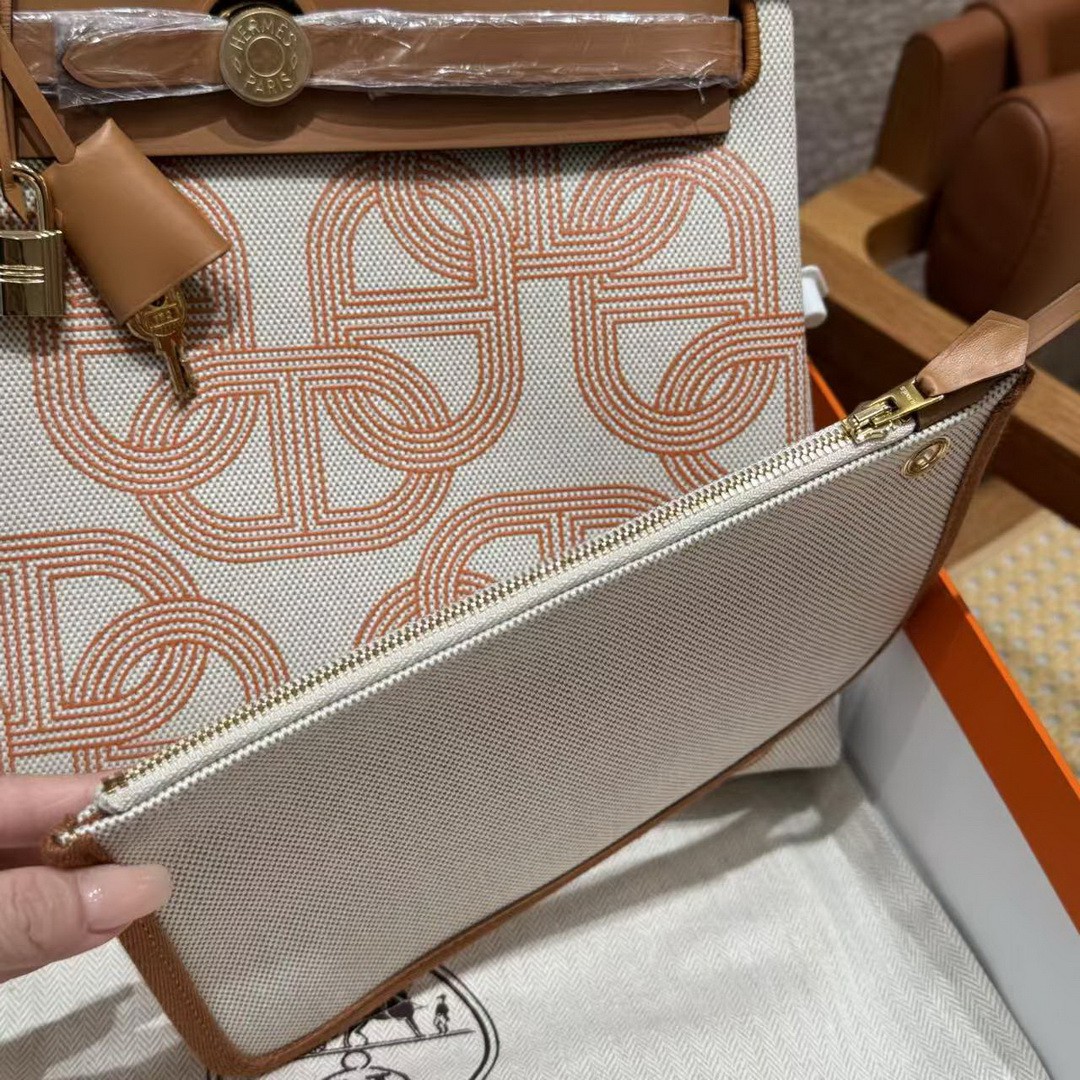 Hermes Herbag Zip 31 Bag Retourne Orange Mécano Ecru Beige Nature Handmade In Canvas and Hunter Cowhide Gold Hardware - Image 6