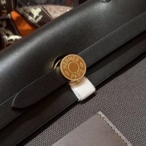 Hermes Herbag Zip 31 Bag Retourne T3 Bai Brun 46 Ebene 89 Noir Handmade In Canvas and Hunter Cowhide Gold Hardware - Image 17