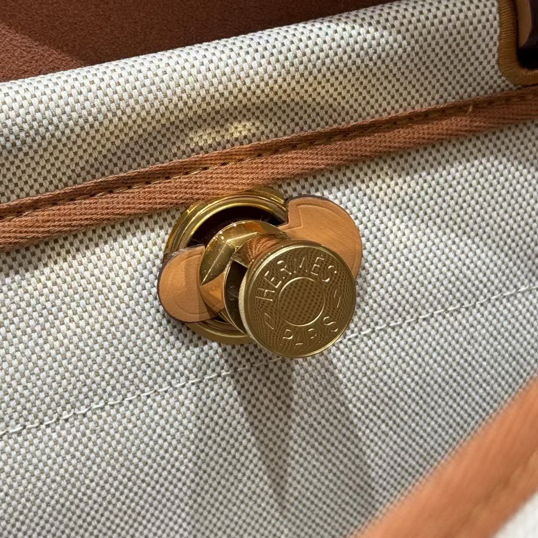 Hermes Herbag Zip 31 Bag Retourne Orange Mécano Ecru Beige Nature Handmade In Canvas and Hunter Cowhide Gold Hardware - Image 13