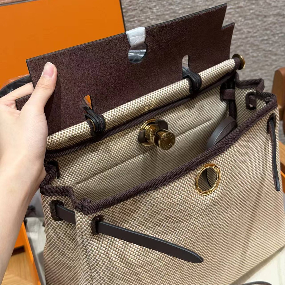 Hermes Herbag Zip 31 Bag Retourne Ecru Beige Naturel Sable 46 Ebene Handmade In Canvas and Hunter Cowhide Gold Hardware - Image 10