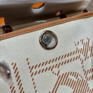 Hermes Herbag Zip 31 Bag Retourne Naturel Sable Ecru Beige Naturel Sable Handmade In Canvas and Hunter Cowhide Silver Hardware - Image 16